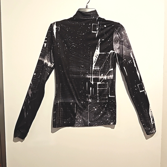 Oysho black and white data space tech abstract graphic print long sleeve top Sm. - Picture 4 of 7